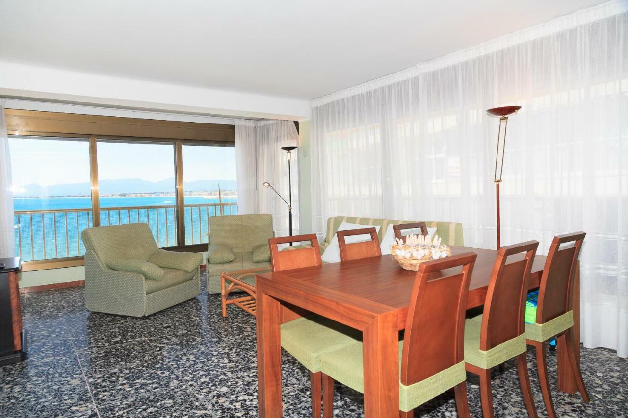 Uhc Acantilados Family Apartments Салоу Екстериор снимка