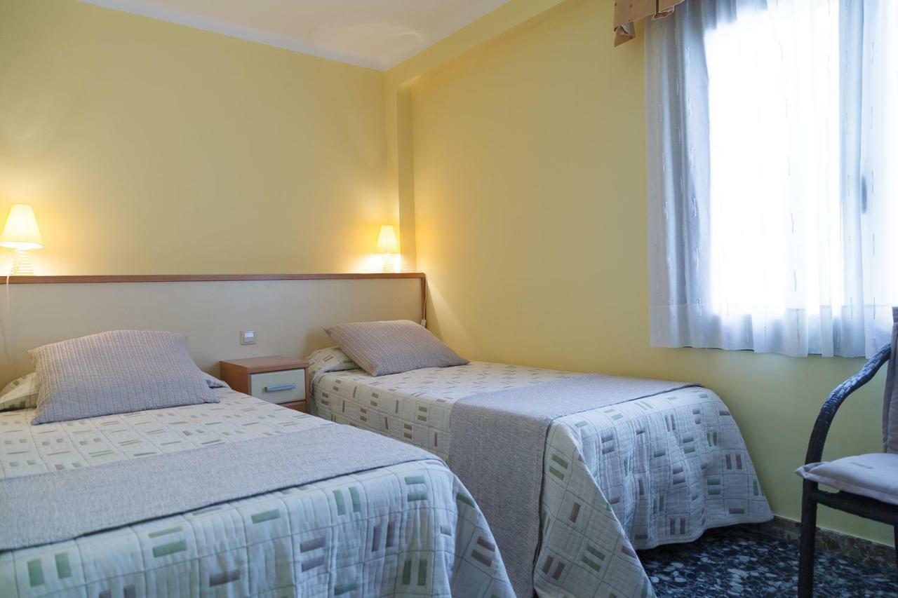 Uhc Acantilados Family Apartments Салоу Екстериор снимка