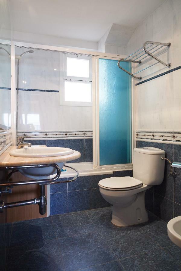 Uhc Acantilados Family Apartments Салоу Екстериор снимка